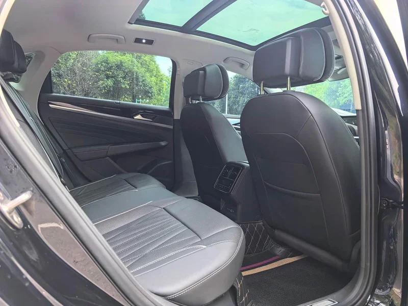 Volkswagen Passat — фото 15