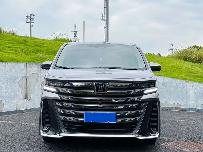 Toyota Vellfire — фото 2