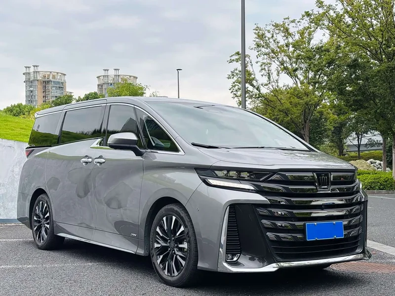 Toyota Vellfire — фото 3