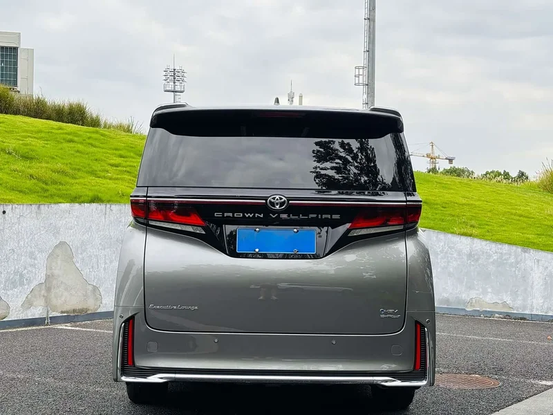 Toyota Vellfire — фото 5