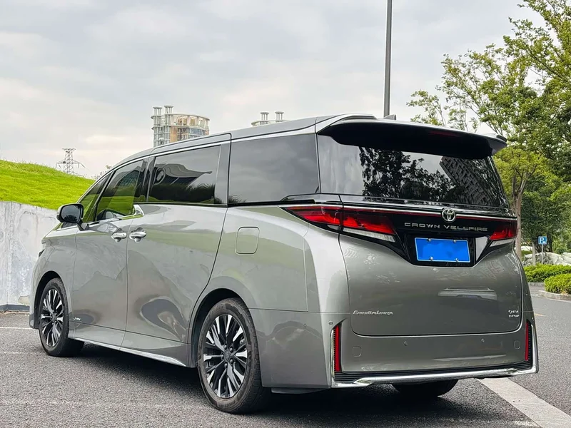Toyota Vellfire — фото 6