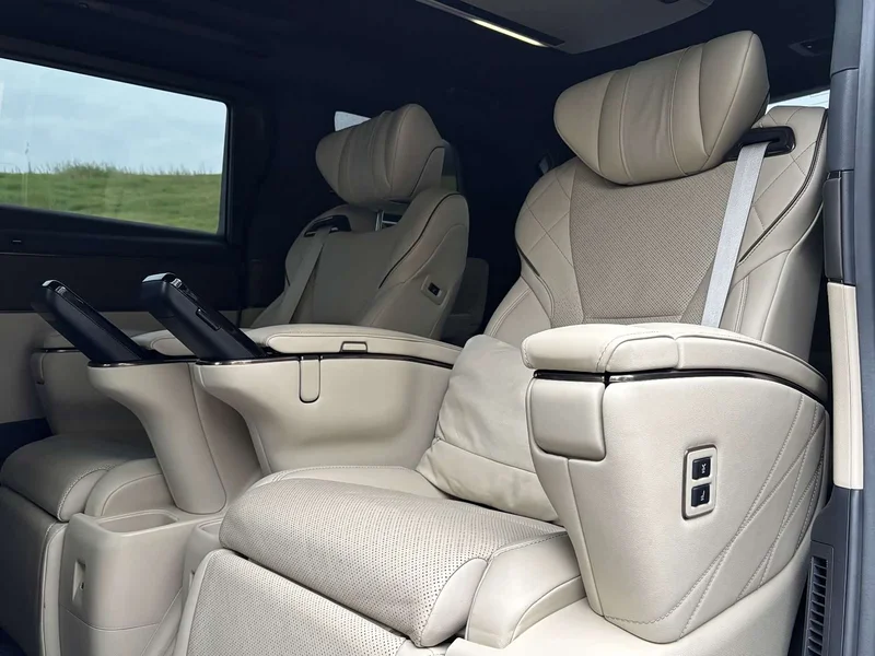 Toyota Vellfire — фото 10