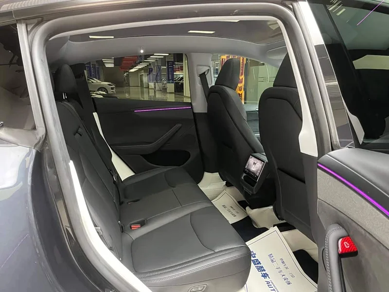 Tesla Model Y — фото 15