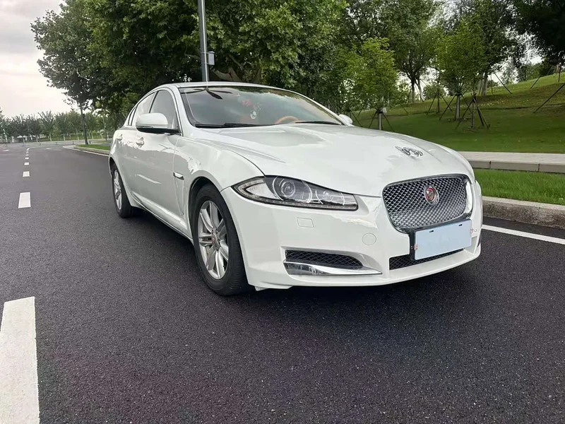 Jaguar XF — фото 3