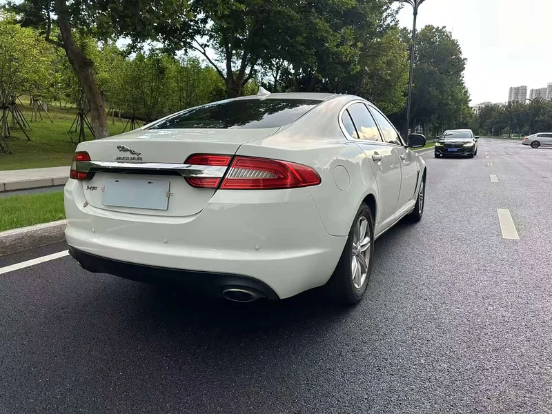 Jaguar XF — фото 4