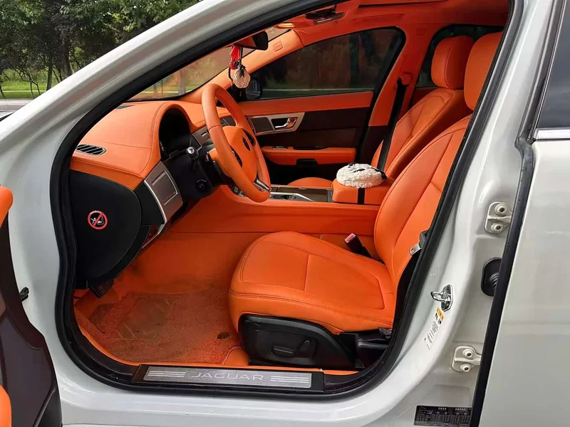 Jaguar XF — фото 7