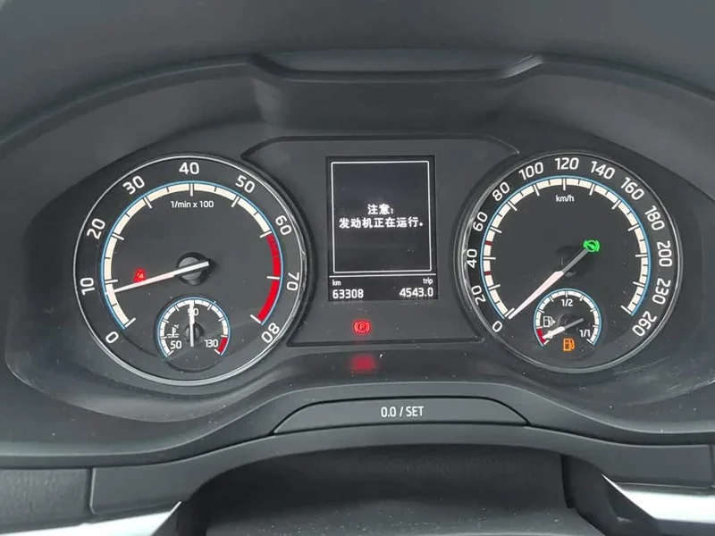 Skoda Karoq — фото 14