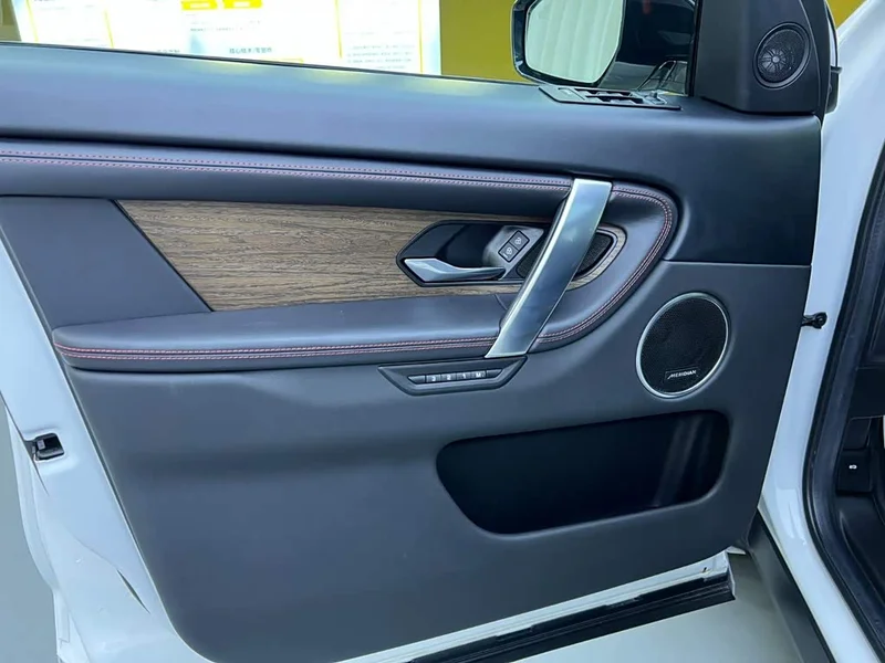 Land Rover Discovery — фото 17