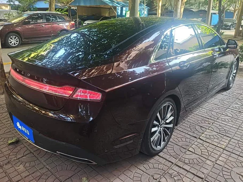 Lincoln MKZ — фото 3