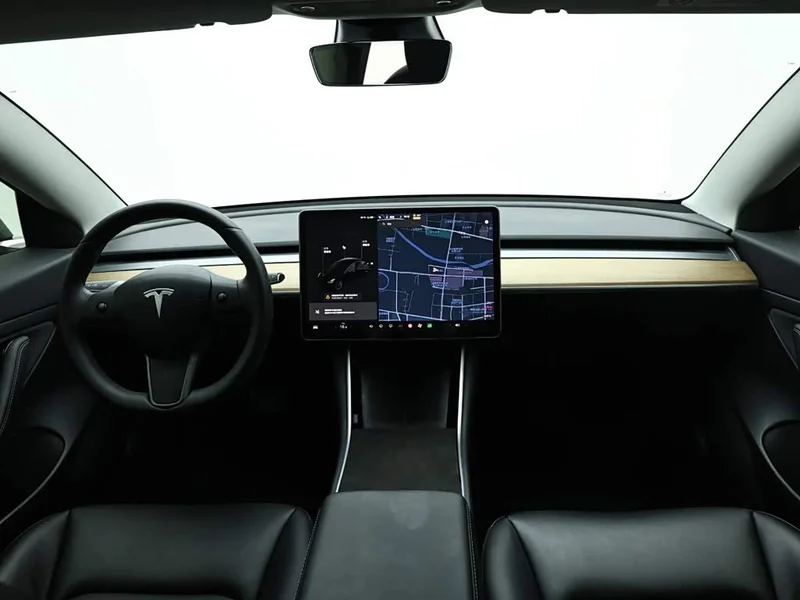 Tesla Model 3 — фото 14