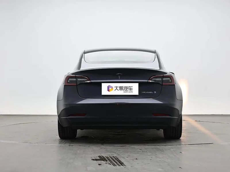 Tesla Model 3 — фото 4