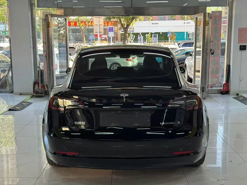 Tesla Model 3 — фото 4