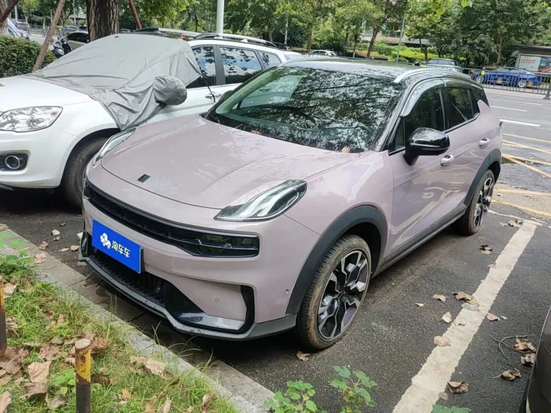 Lynk & Co 06