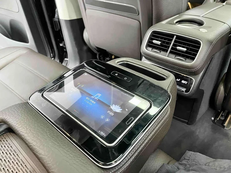 Mercedes-Benz GLS — фото 14