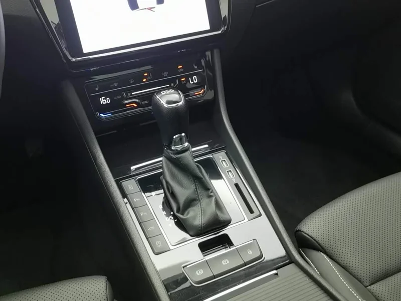 Skoda Superb — фото 13