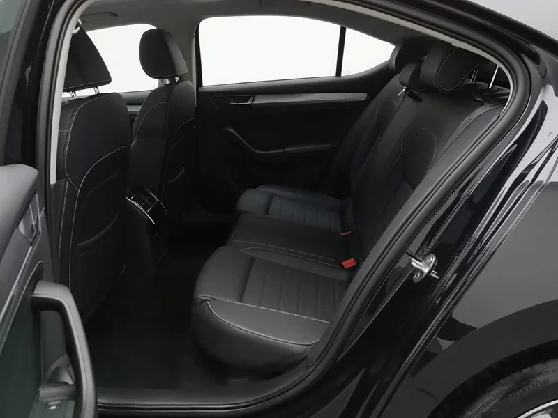 Skoda Superb — фото 15