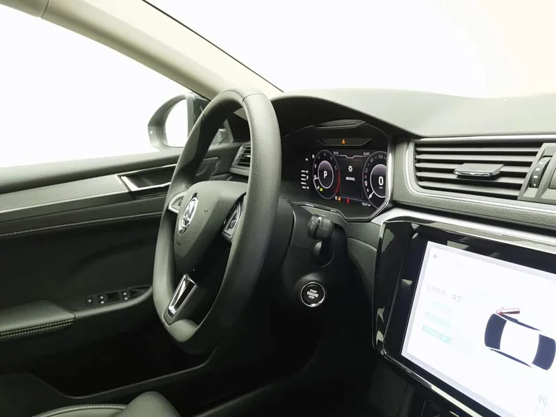 Skoda Superb — фото 22