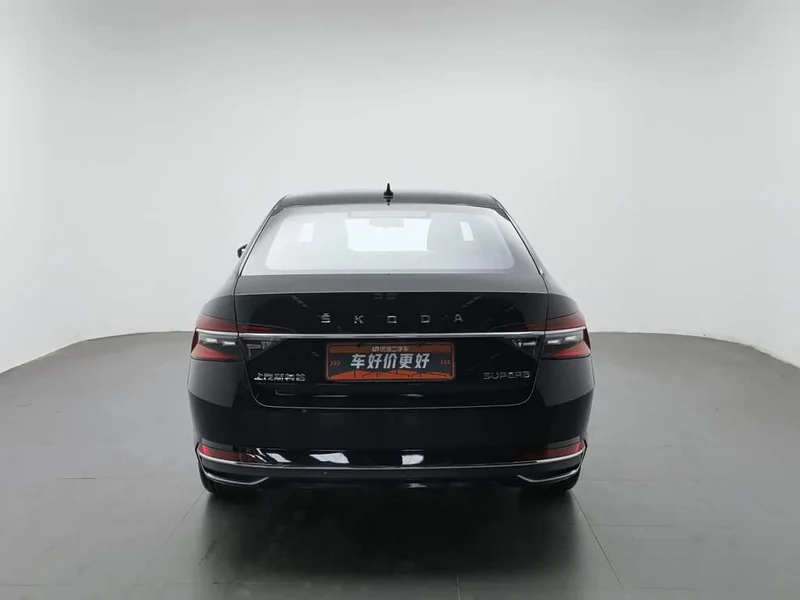 Skoda Superb — фото 4