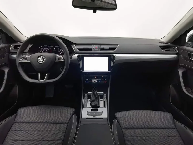 Skoda Superb — фото 5