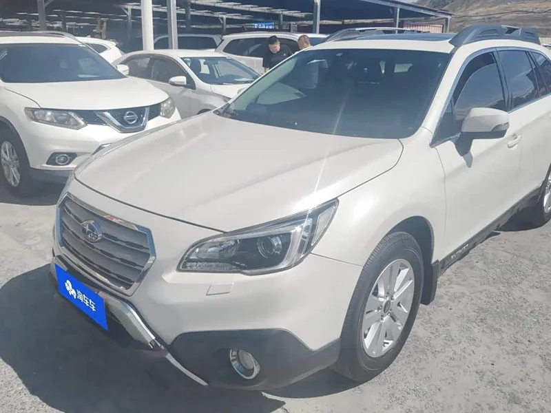 Subaru Outback — фото 1