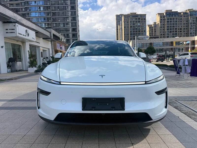 Tesla Model Y — фото 2