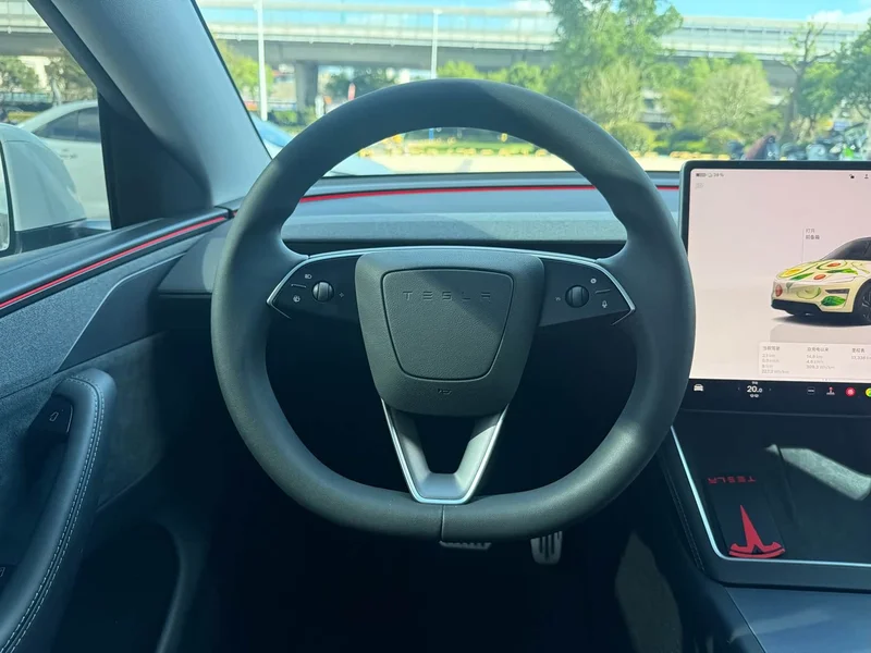 Tesla Model Y — фото 7