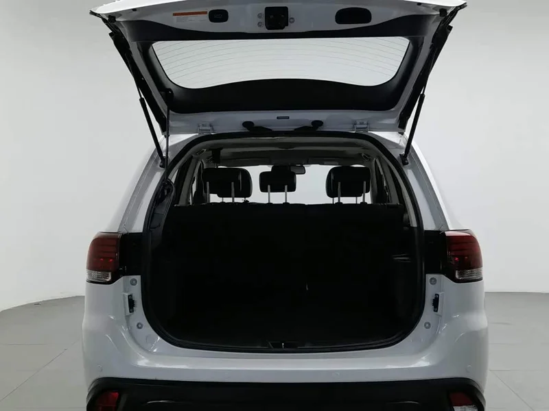 Mitsubishi Outlander — фото 16