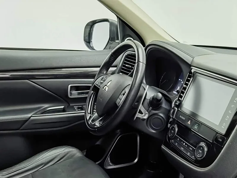 Mitsubishi Outlander — фото 22
