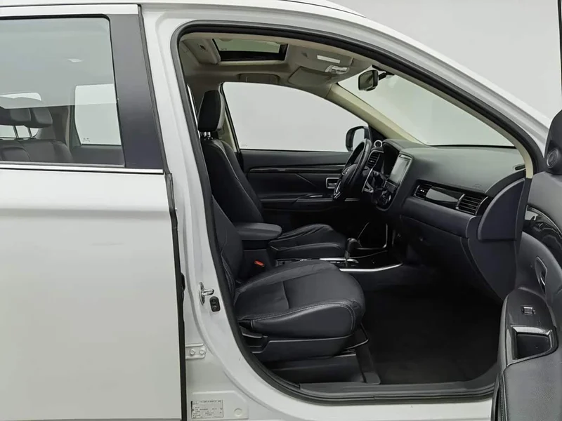Mitsubishi Outlander — фото 23