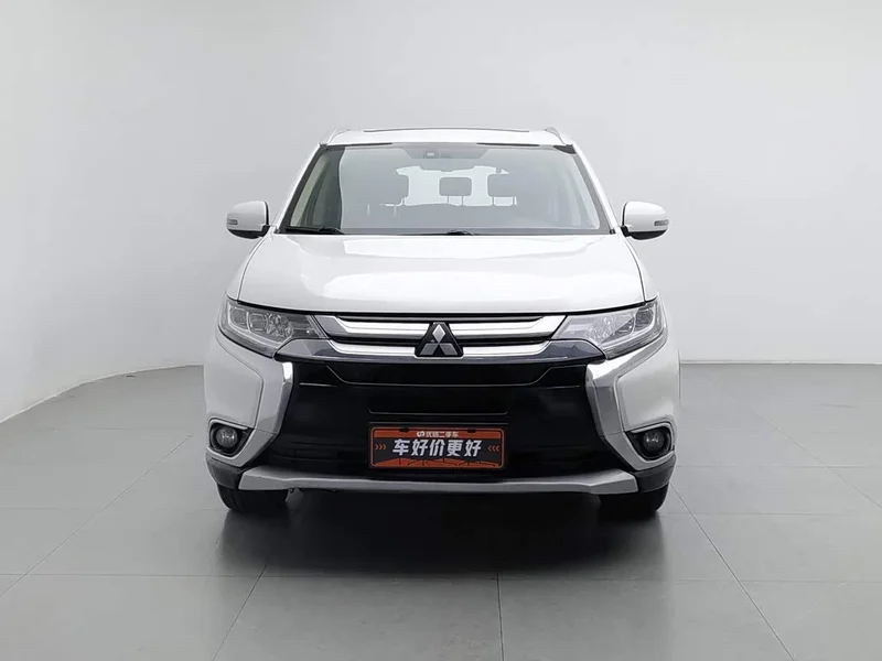 Mitsubishi Outlander — фото 3