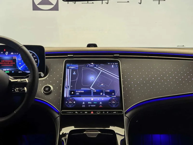 Mercedes-Benz EQE SUV — фото 15