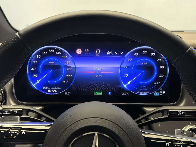Mercedes-Benz EQE SUV — фото 17