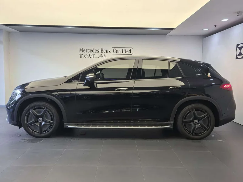 Mercedes-Benz EQE SUV — фото 3