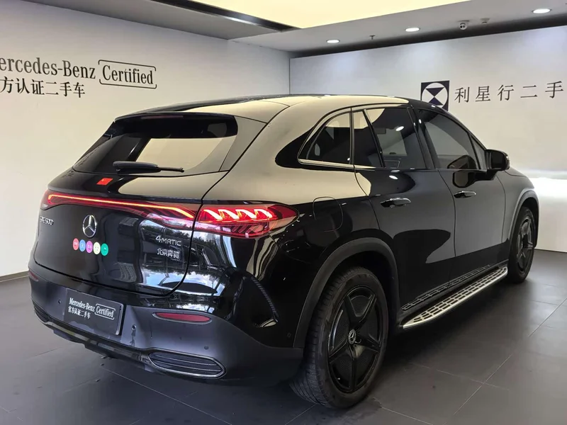 Mercedes-Benz EQE SUV — фото 4