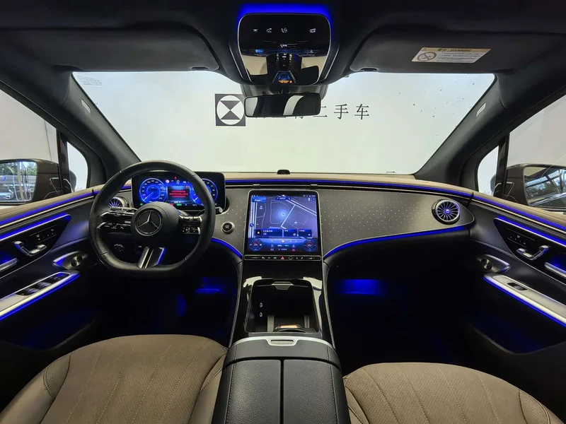 Mercedes-Benz EQE SUV — фото 10