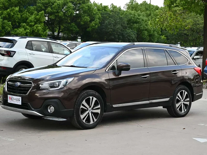 Subaru Outback — фото 1