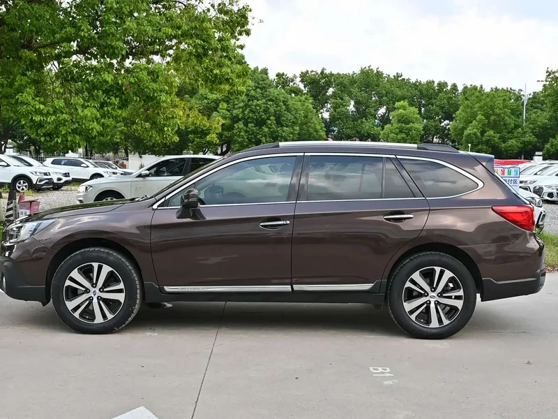 Subaru Outback — фото 2