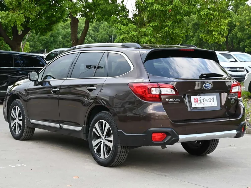 Subaru Outback — фото 3