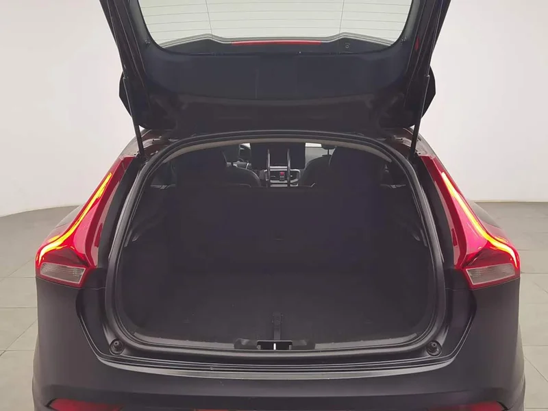 Volvo V40 — фото 16