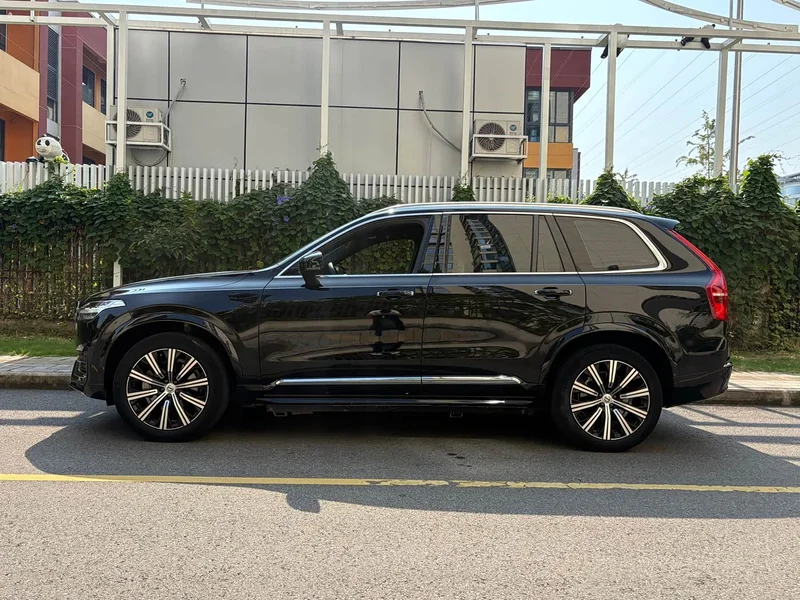 Volvo XC90 — фото 18