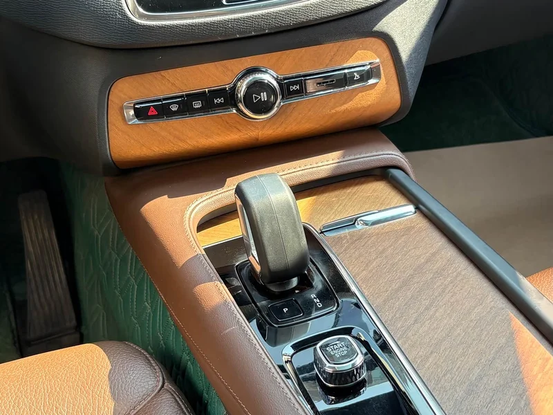 Volvo XC90 — фото 10