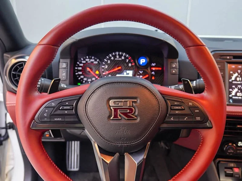 Nissan GT-R — фото 12