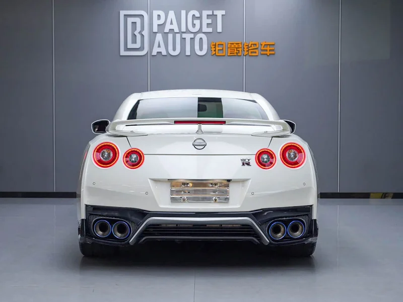 Nissan GT-R — фото 6