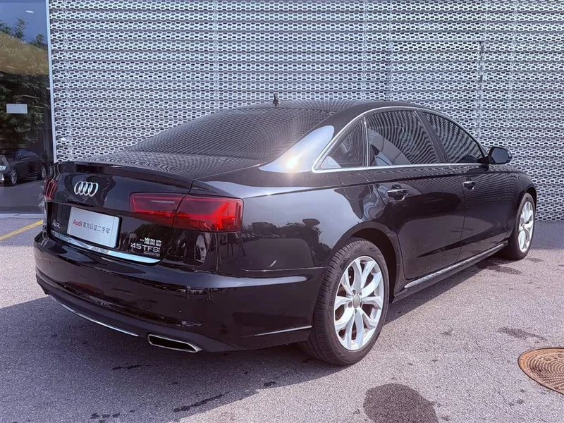 Audi A6L — фото 2