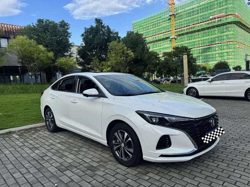 Changan Eado — фото 1