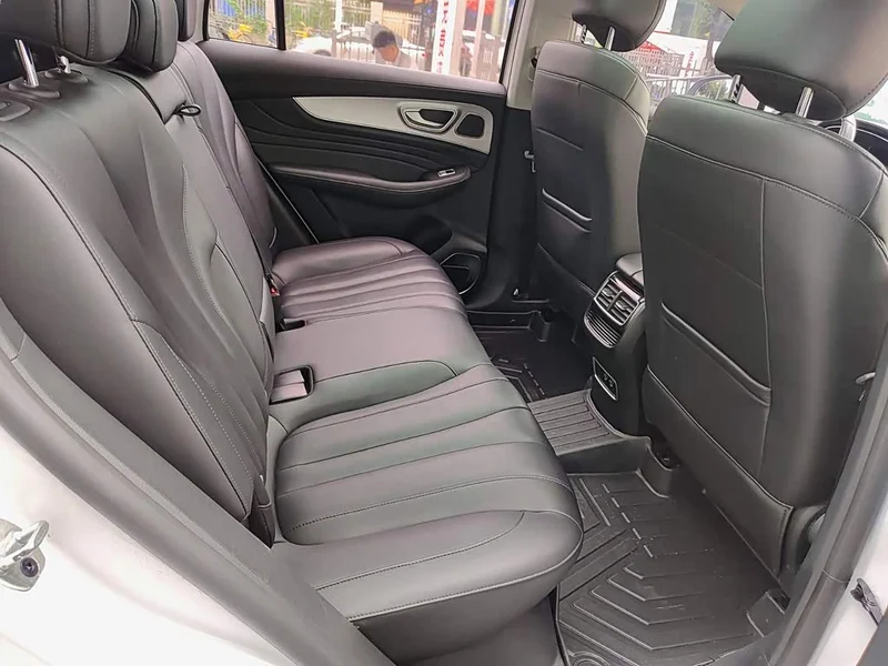 Roewe RX5 MAX — фото 11