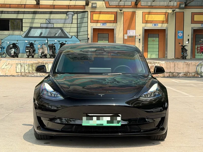 Tesla Model 3 — фото 2