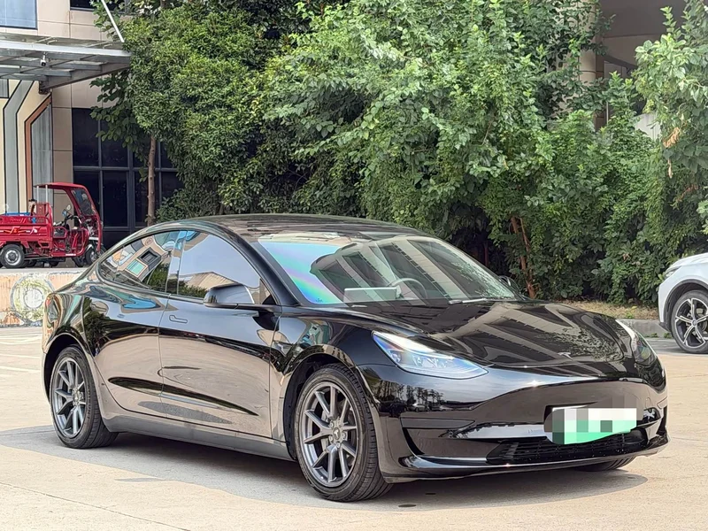 Tesla Model 3 — фото 3