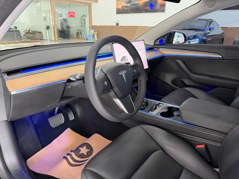 Tesla Model 3 — фото 4