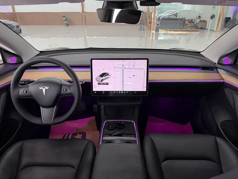 Tesla Model 3 — фото 5